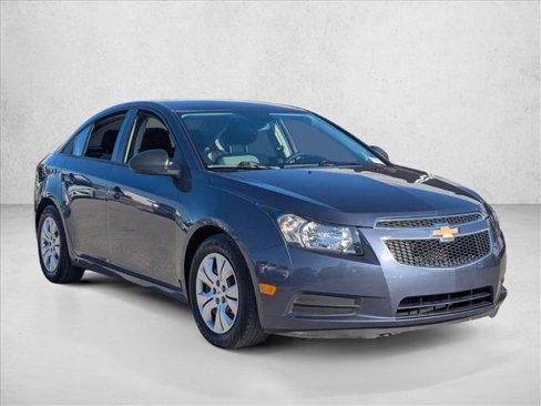 Used 2014 Chevrolet Cruze LS image 3