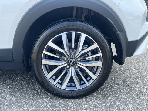 Certified 2024 Nissan Kicks SV image 29