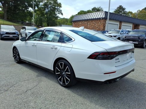 Used 2024 Honda Accord Touring image 4
