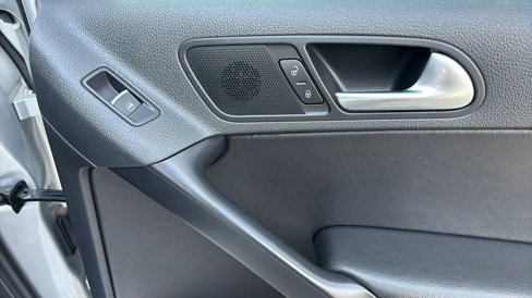 Used 2017 Volkswagen Tiguan Sport image 32