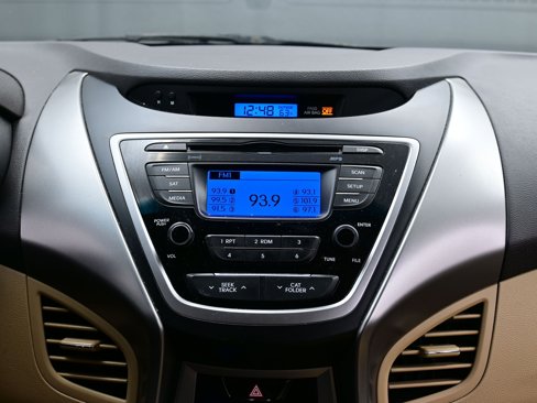 Used 2013 Hyundai Elantra GLS image 16