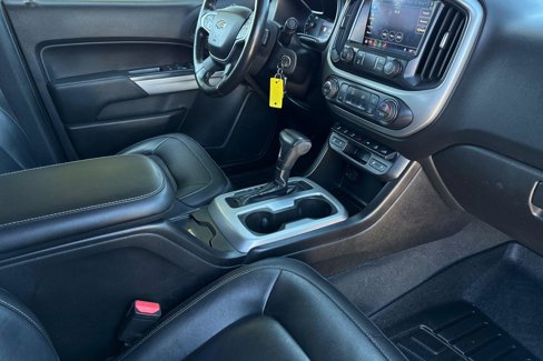 Used 2019 Chevrolet Colorado ZR2 w/ ZR2 Dusk Special Edition image 17