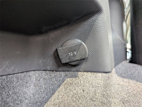 Used 2020 Volkswagen Tiguan SE image 27