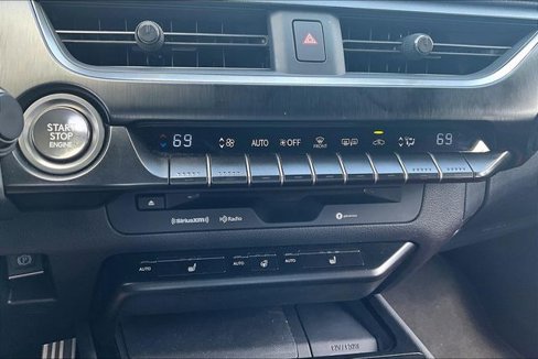 Used 2019 Lexus UX 200 image 32