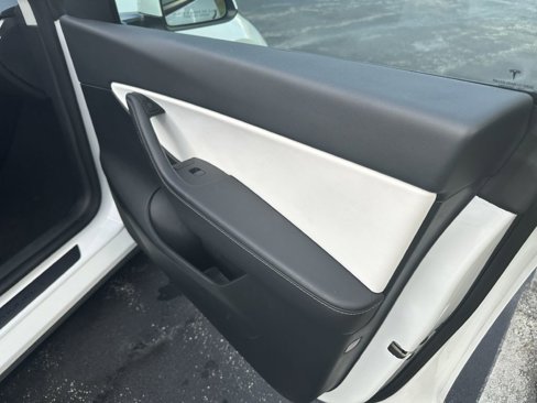 Used 2022 Tesla Model Y Performance image 32