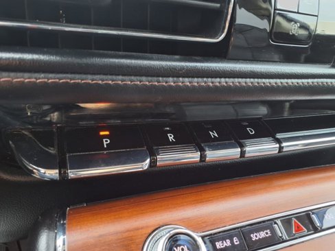 Used 2020 Lincoln Aviator Reserve w/ Equipment Group 202A image 14