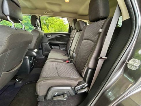 Used 2018 Dodge Journey SE image 8