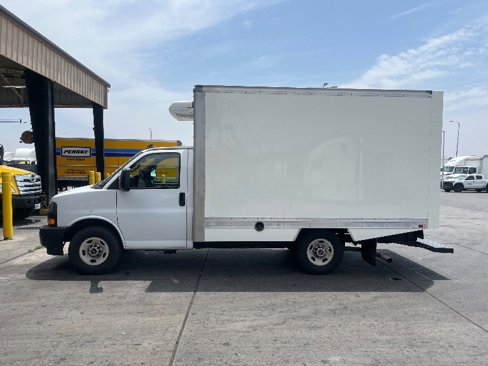 Used 2021 GMC Savana 3500 w/ Power Convenience Package image 4