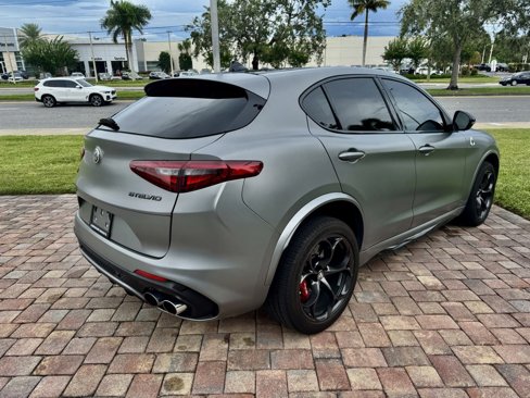 Used 2019 Alfa Romeo Stelvio Quadrifoglio image 5