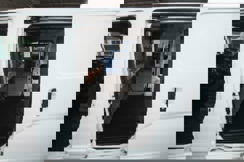 Used 2017 Nissan NV200 SV image 9