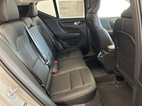 New 2025 Volvo XC40 B5 Core w/ Protection Package Premier image 14