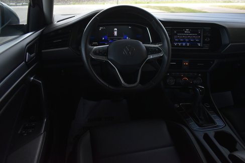 Used 2024 Volkswagen Jetta SE w/ Black Wheel Package image 17