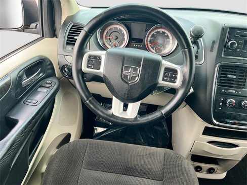 Used 2016 Dodge Grand Caravan American Value Package w/ UConnect Hands-Free Group image 19
