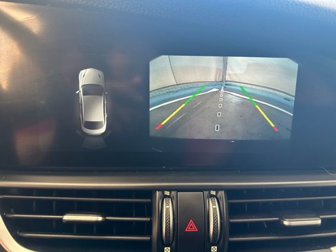 Used 2018 Alfa Romeo Giulia image 28