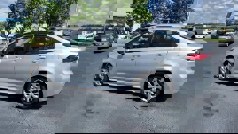 Used 2024 Toyota Corolla LE image 6