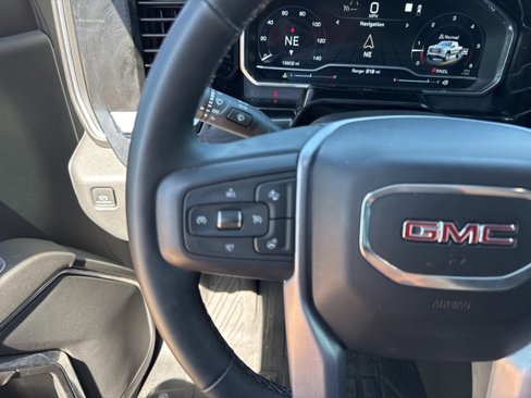 Used 2023 GMC Sierra 1500 SLT w/ X31 Off-Road Package image 18