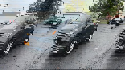 Used 2022 Chevrolet Trax LT w/ LT Convenience Package image 4