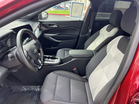 Used 2024 Chevrolet Trax RS w/ Sunroof Package image 14