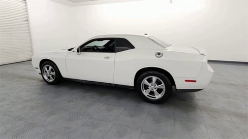 Used 2010 Dodge Challenger SE image 6