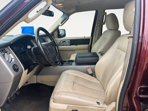Used 2015 Ford Expedition XLT image 9