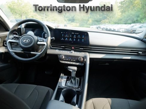 Certified 2023 Hyundai Elantra SEL w/ Convenience Package image 9