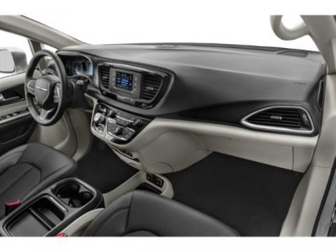 Used 2018 Chrysler Pacifica Limited w/ Tire & Wheel Group image 13
