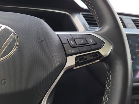 Used 2022 Volkswagen Tiguan SE w/ Panoramic Sunroof Package image 14
