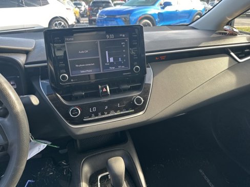 Used 2022 Toyota Corolla LE image 11