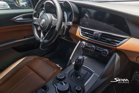 Used 2018 Alfa Romeo Giulia image 37