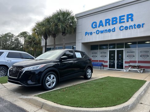 Used 2023 Nissan Kicks S image 3