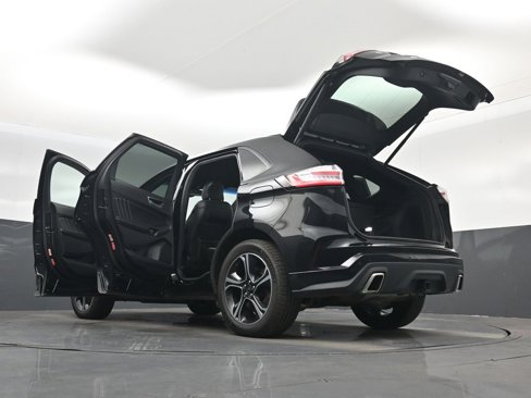 Used 2019 Ford Edge ST w/ Cold Weather Package image 41