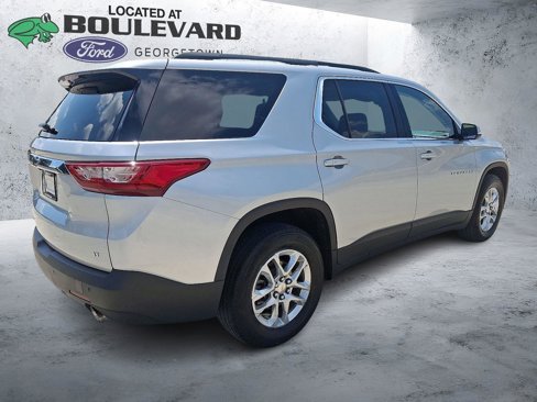 Used 2020 Chevrolet Traverse LT image 7