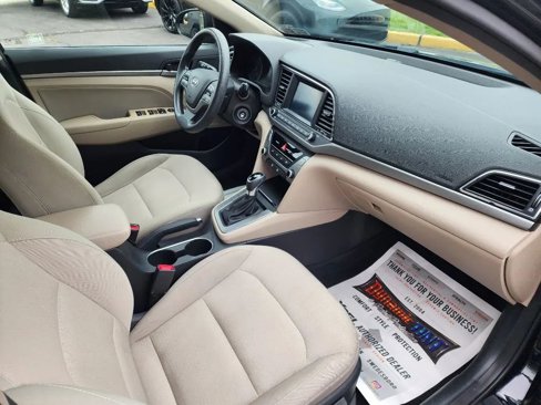 Used 2017 Hyundai Elantra SE image 10