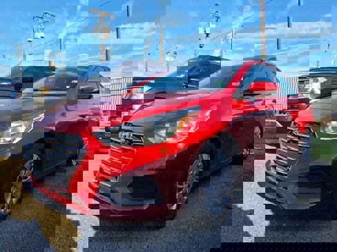 Used 2021 Hyundai Accent SE image 1