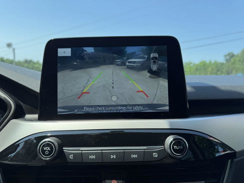 Used 2020 Ford Escape SE image 21