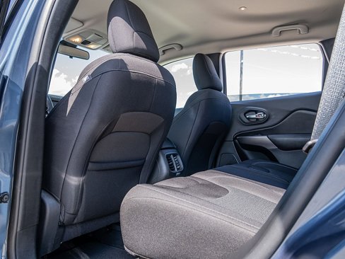 Used 2019 Jeep Cherokee Latitude w/ Popular Appearance Group image 19