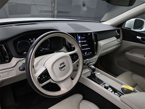 Used 2021 Volvo XC60 T5 Inscription w/ Advanced Package image 4