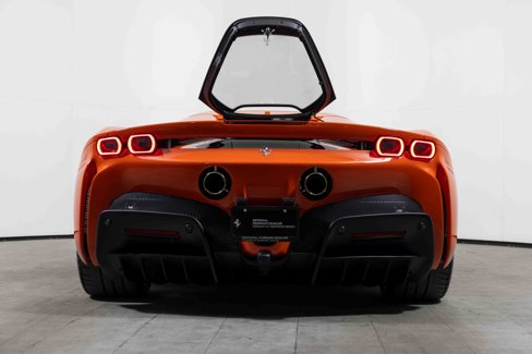 Used 2024 Ferrari SF90 Spider image 17