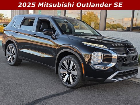 New 2025 Mitsubishi Outlander SE image 1