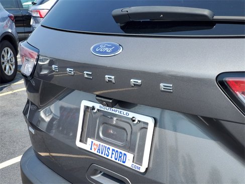 Used 2022 Ford Escape SE image 30