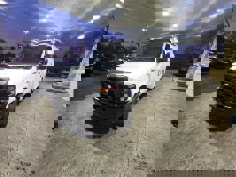 Used 2015 Ford E-350 and Econoline 350 Super Duty image 12