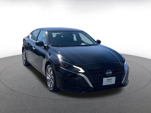 Used 2023 Nissan Altima 2.5 S image 3