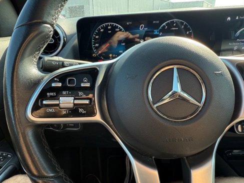 Used 2022 Mercedes-Benz GLA 250 4MATIC image 14