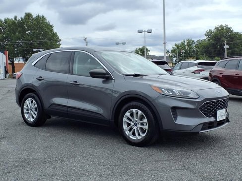 Used 2022 Ford Escape SE image 1