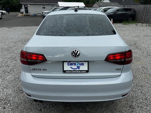 Used 2017 Volkswagen Jetta SE image 5