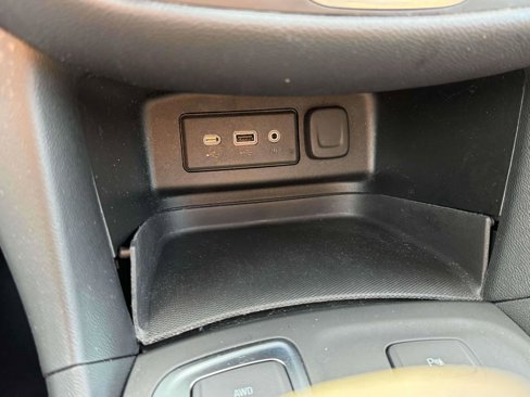 Used 2022 Chevrolet Equinox LT image 29