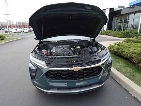 Used 2025 Chevrolet Trax LT w/ LT Convenience Package image 27