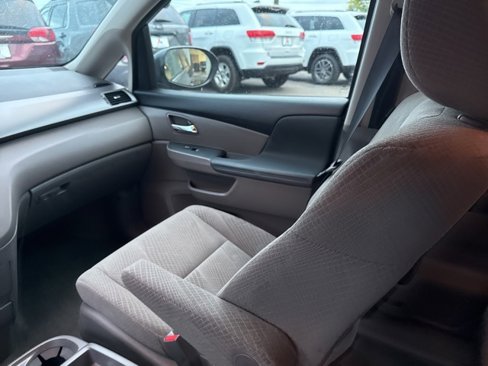 Used 2014 Honda Odyssey EX image 16