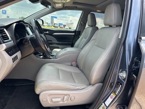 Used 2018 Toyota Highlander XLE image 10