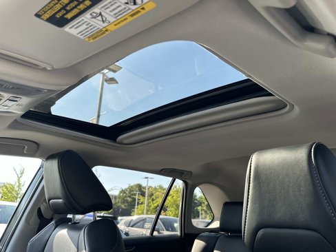 Used 2020 Toyota RAV4 Limited image 18